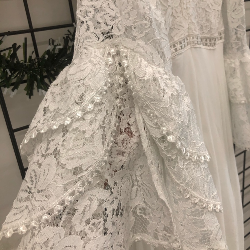 Wedding Dress - Picture 4 of 5